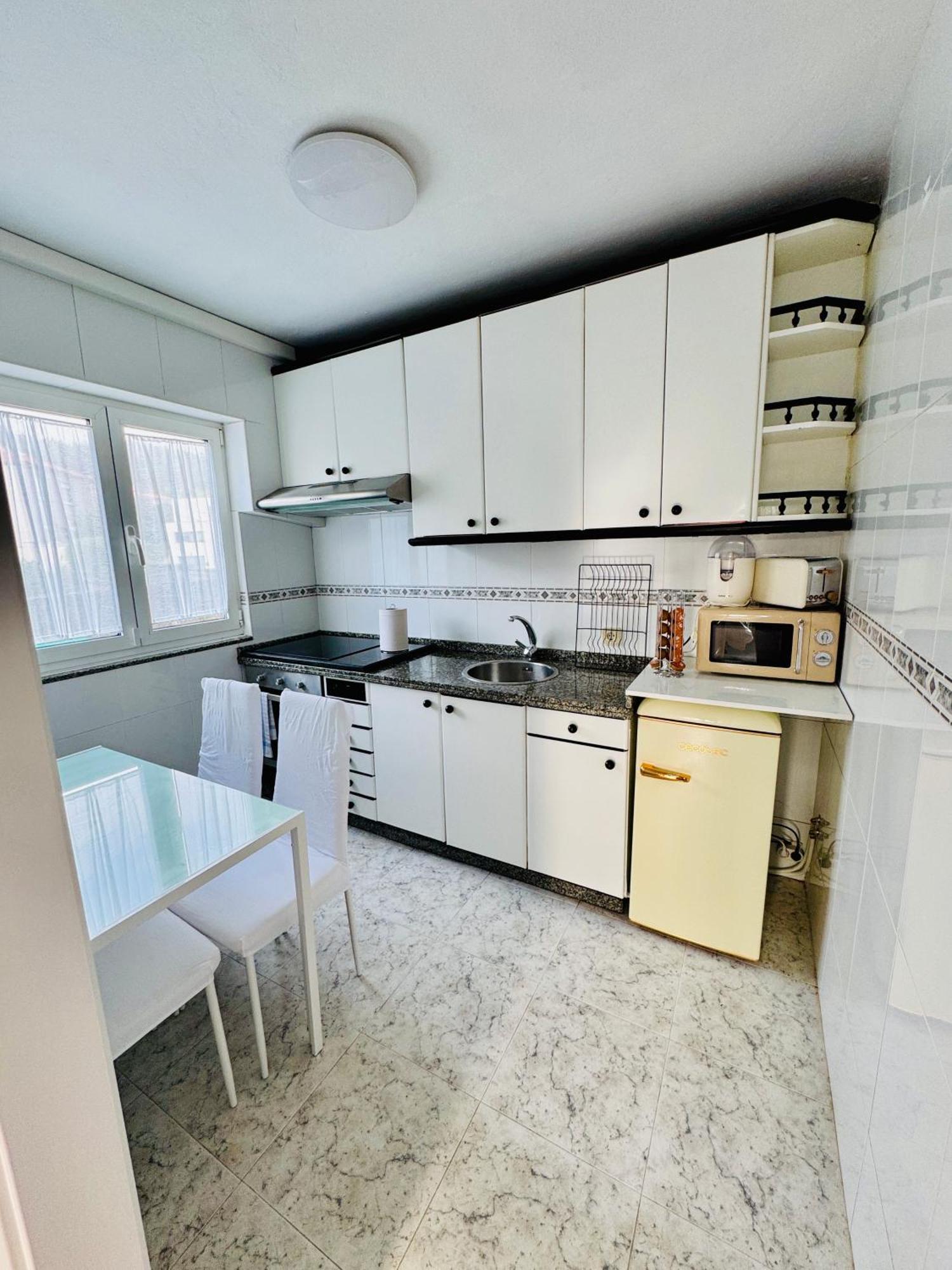 Piso Maruja - Cee Apartment Bagian luar foto
